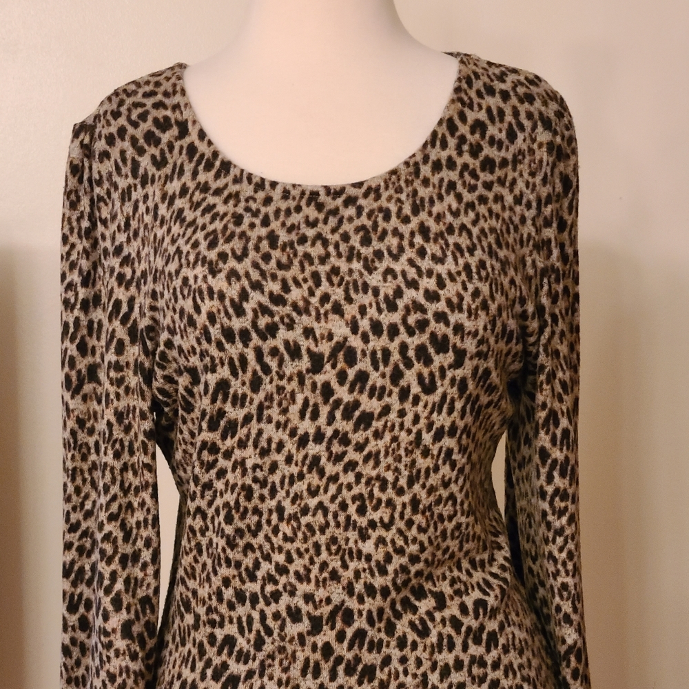 Love,fire leopard print size M long sleeve top - Picture 1 of 10